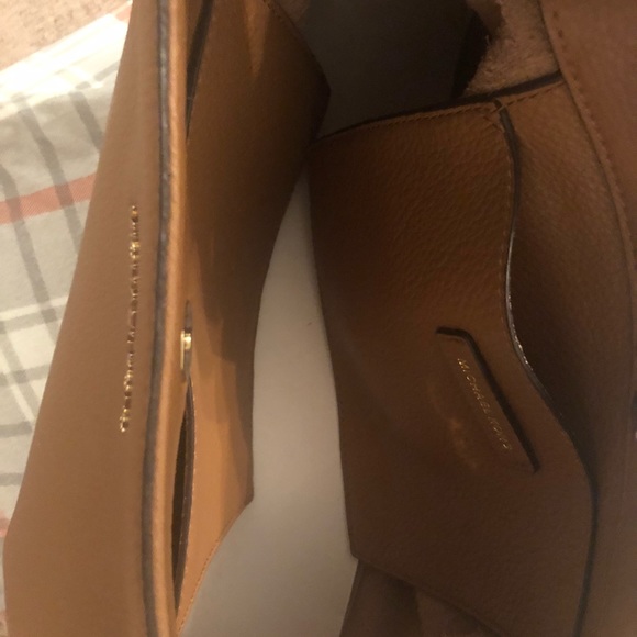 Michael Kors purse - Picture 2 of 2